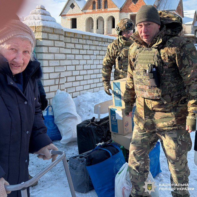 Новини Харкова: «Білий Янгол» евакуював літню жінку
